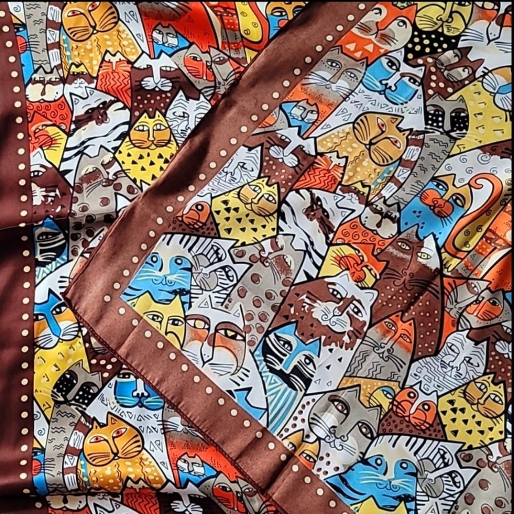 New 😼😼 Silk Cat Print Scarf, 36"x36" - Picture 6 of 6